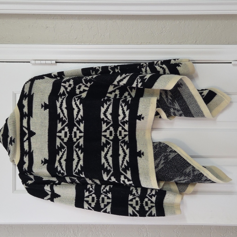 Moon Collection Black and White Aztec Knit Cardigan